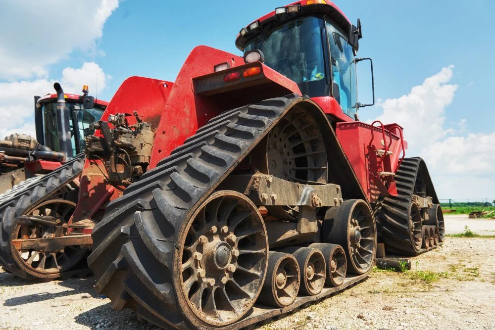 Trattori agricoli o forestali a cingoli