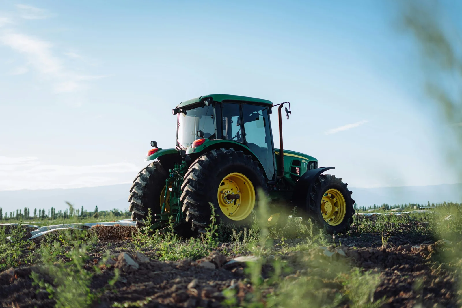 Trattori agricoli o forestali a ruote